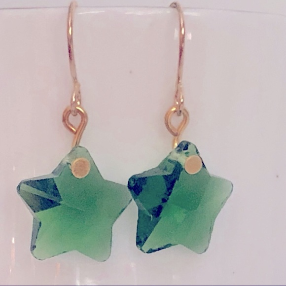 New Sparkling Glass Crystal Dangling Green Star Earrings Hand Crafted Dainty - Picture 3 of 3